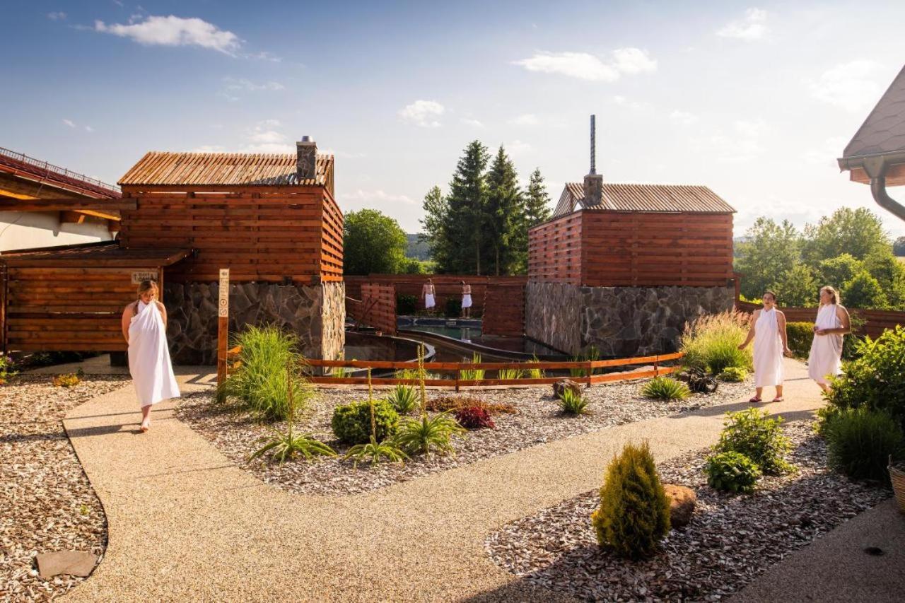 Wellness & Spa Lipno - Frymburk C410 エクステリア 写真