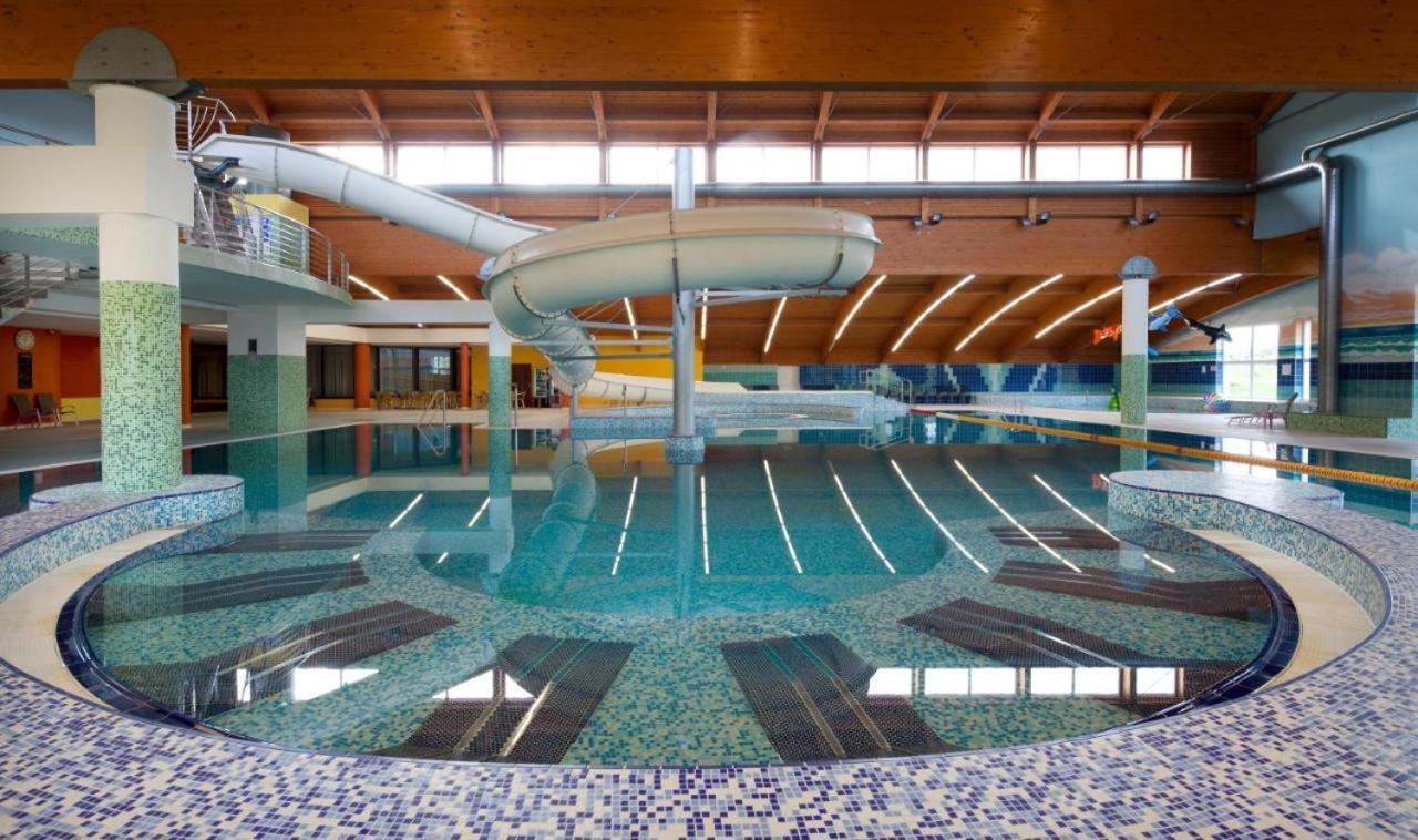 Wellness & Spa Lipno - Frymburk C410 エクステリア 写真